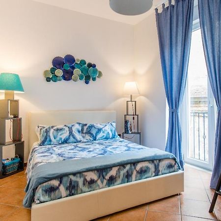 Il Posto Fisso Napoli Apartment Luaran gambar