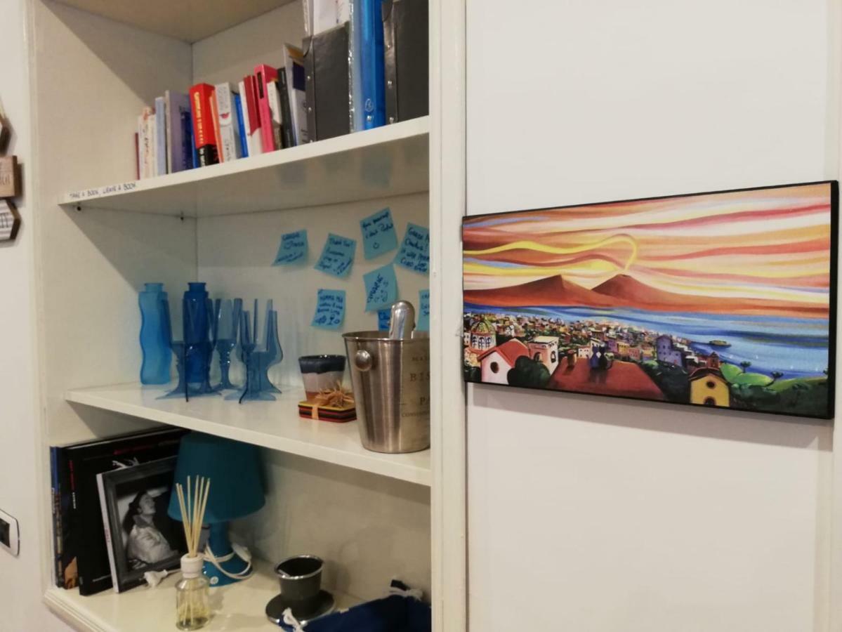 Il Posto Fisso Napoli Apartment Luaran gambar