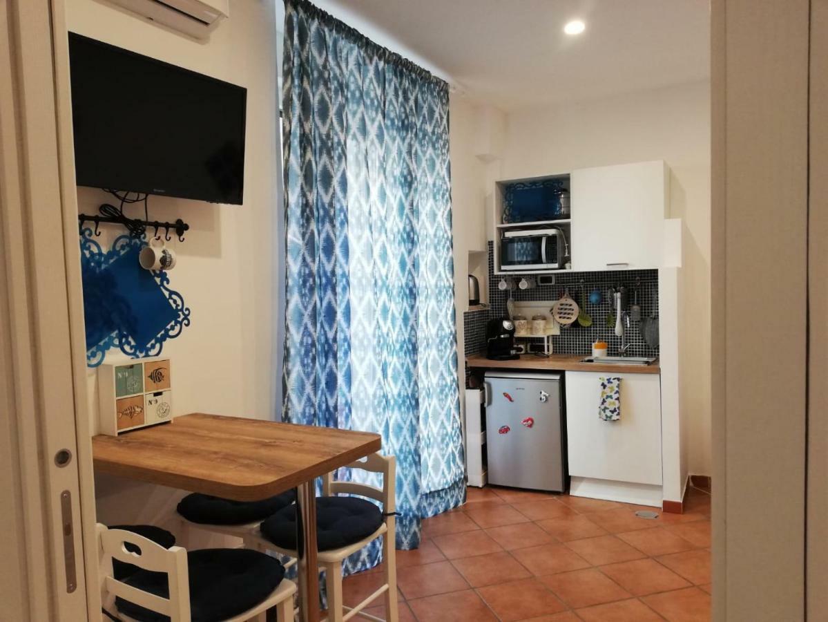 Il Posto Fisso Napoli Apartment Luaran gambar