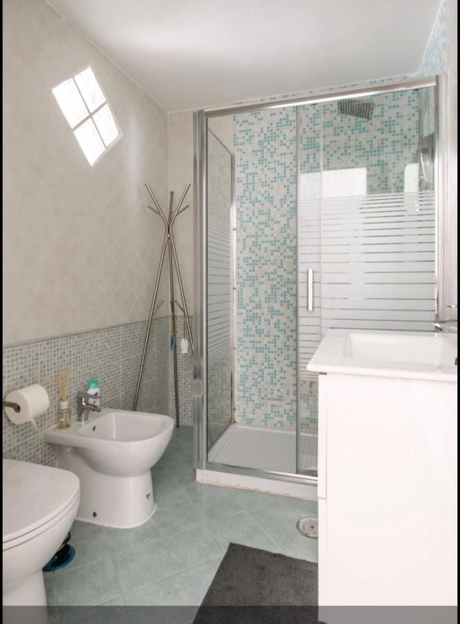 Il Posto Fisso Napoli Apartment Luaran gambar