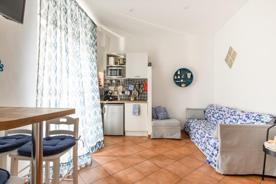 Il Posto Fisso Napoli Apartment Luaran gambar