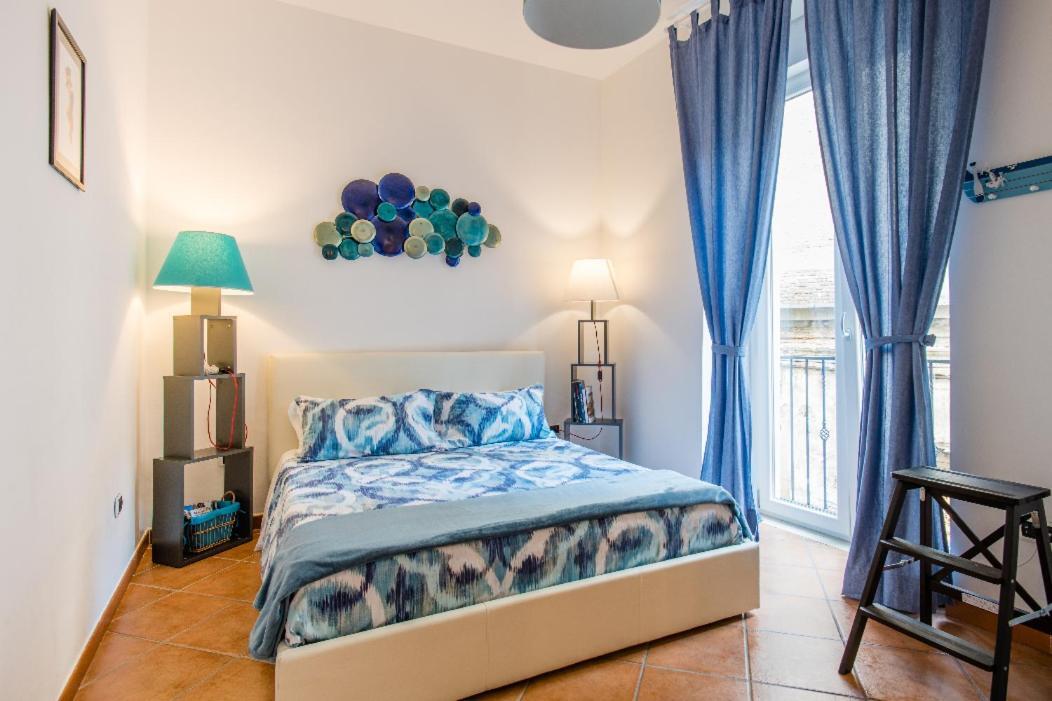 Il Posto Fisso Napoli Apartment Luaran gambar