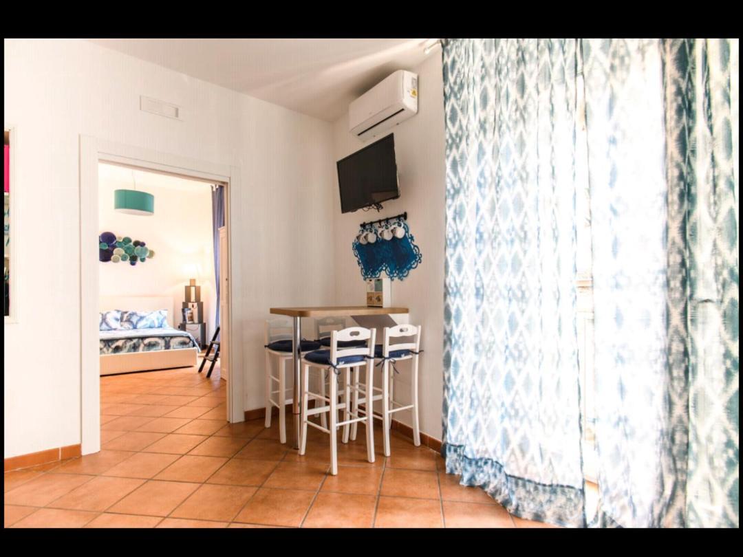 Il Posto Fisso Napoli Apartment Luaran gambar